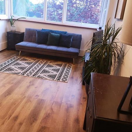 2 Bed Flat, Bounds Green, Piccadilly Line, London N11 Εξωτερικό φωτογραφία