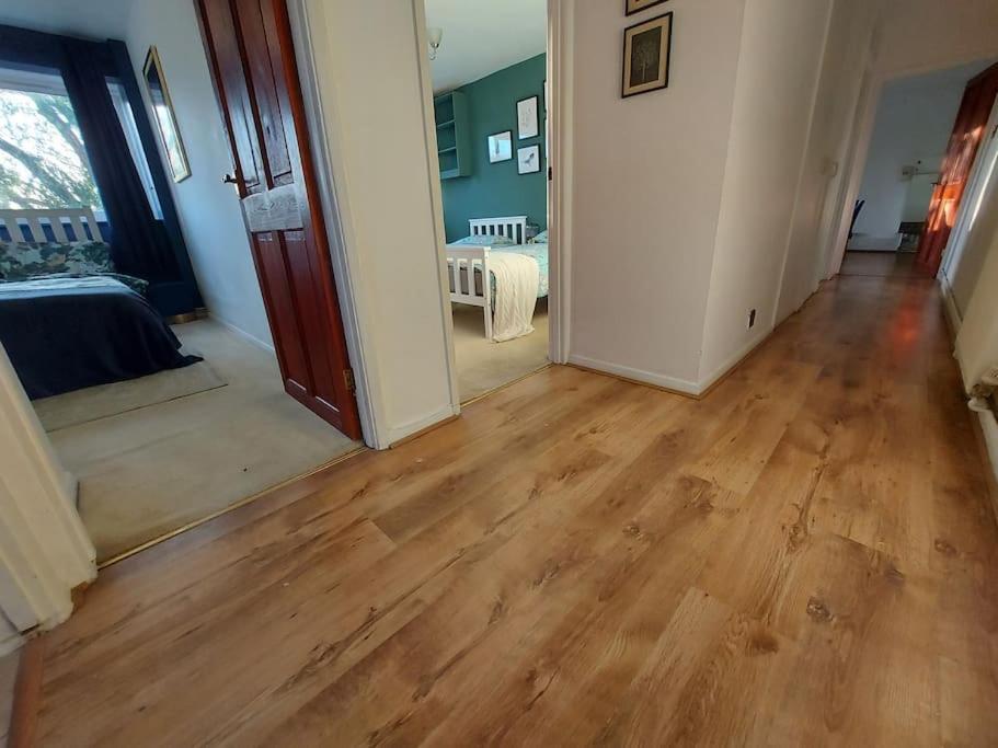 2 Bed Flat, Bounds Green, Piccadilly Line, London N11 Εξωτερικό φωτογραφία