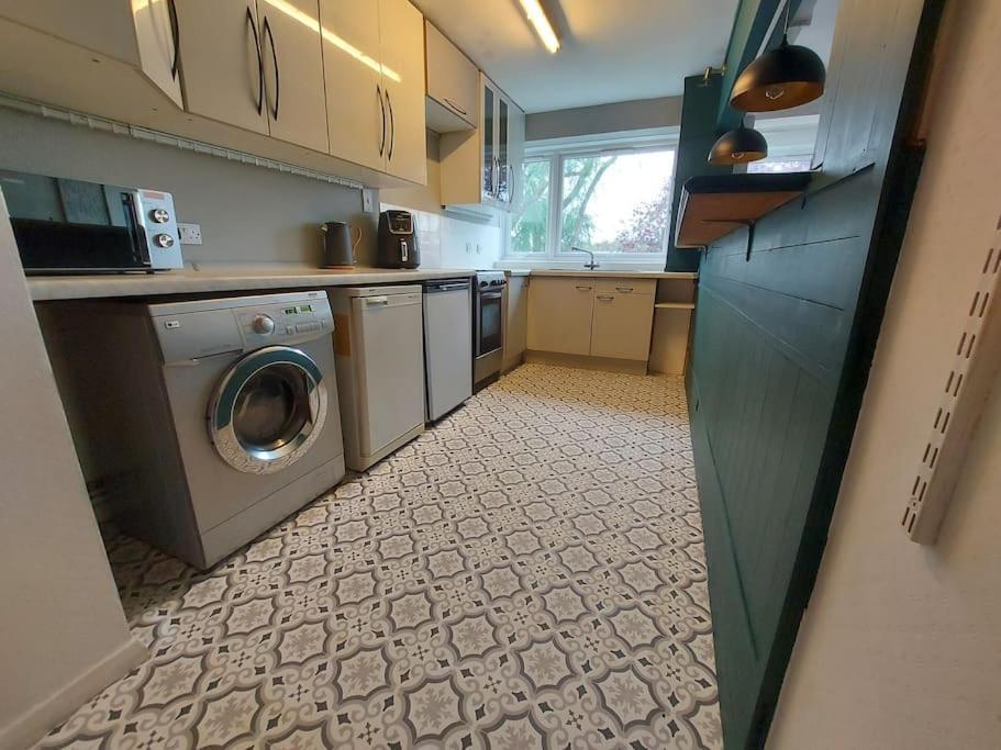 2 Bed Flat, Bounds Green, Piccadilly Line, London N11 Εξωτερικό φωτογραφία